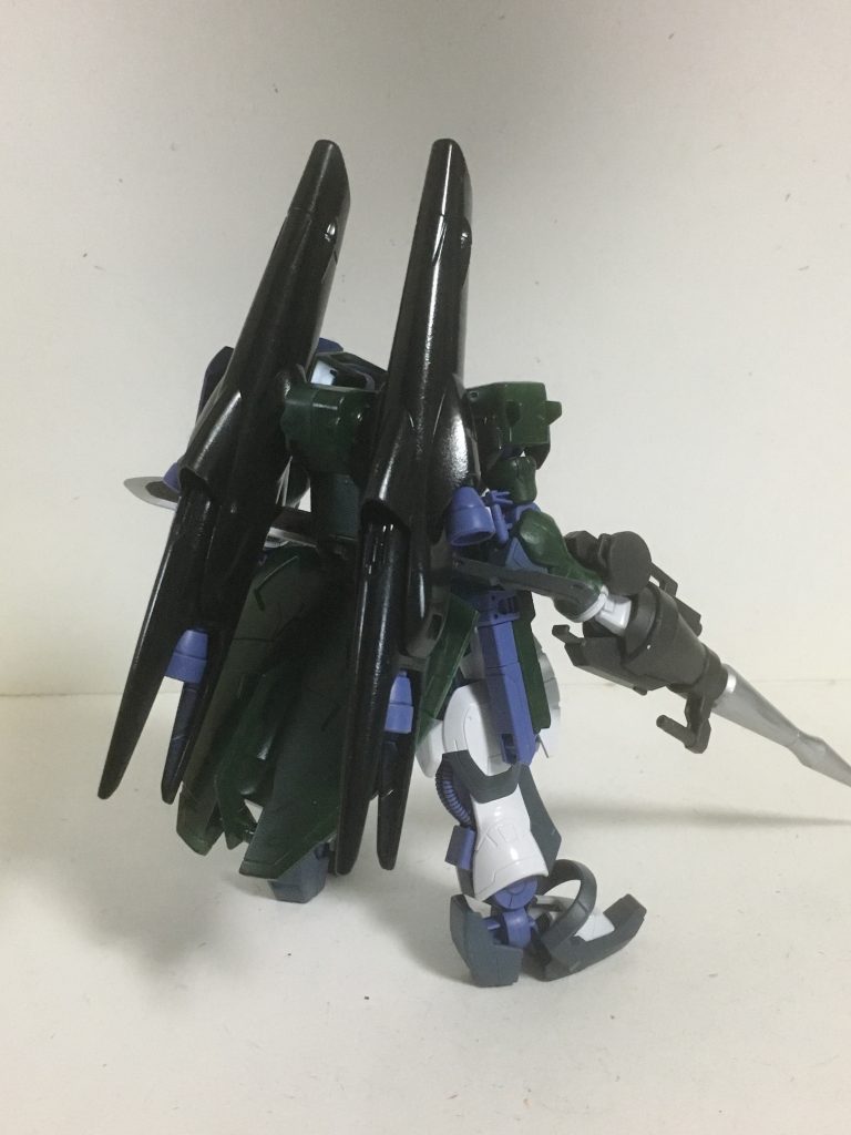 “キマリス・ブースター”宇宙での戦闘を想定したキマリスのオプションパーツ。地上に特化されたキマリストォオーノを宇宙での戦闘を行えるようになっただけでなく、機動力も上がっている。