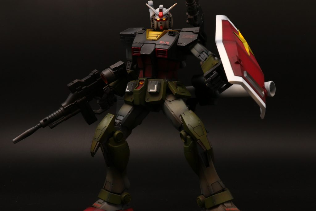 少しポージング