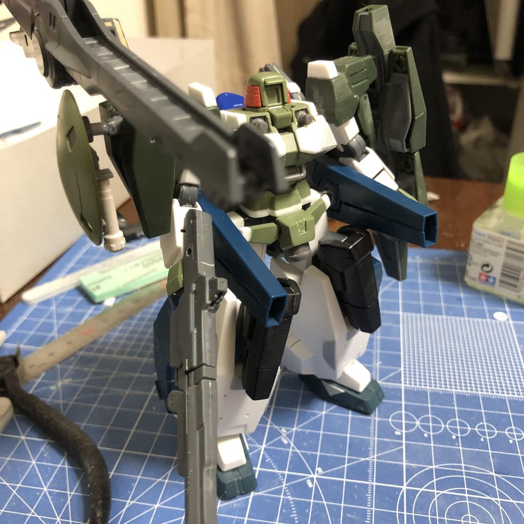 仮組みはこんな感じでした。塗装前は不安でしたが、それなりの配色になって良かったです。そのうち第三弾の近距離特化型も作ってみたいですね〜
