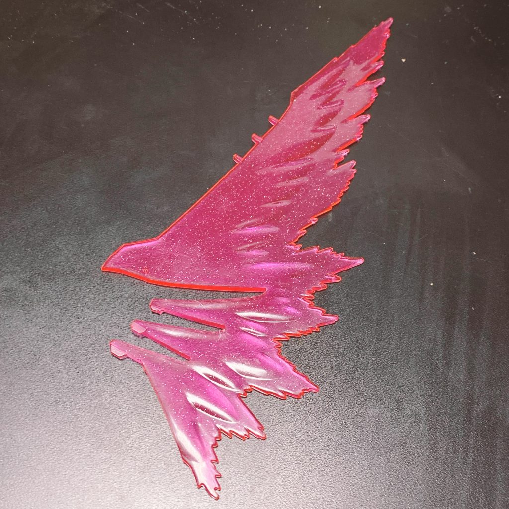 原材料は旧キットのデスティニーの光の翼。