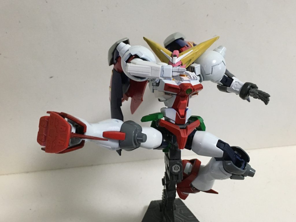 蹴り技も柔軟に出来ます。