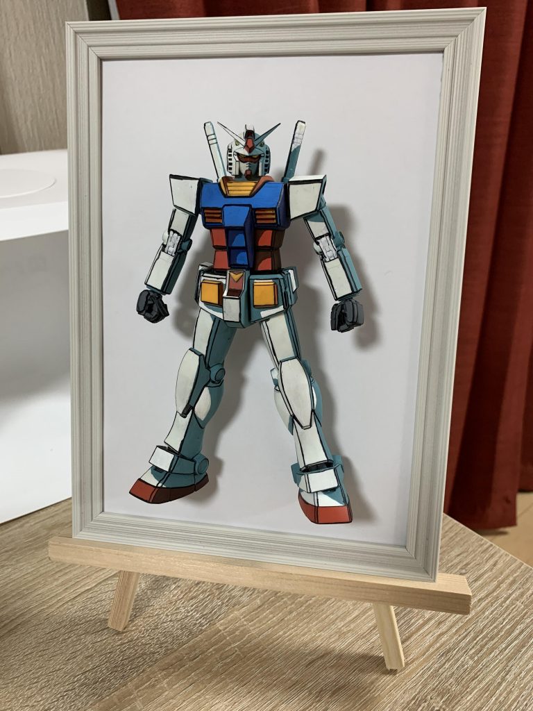 額縁から飛び出したように飾ることにしました！絵だと思ったら、実は飛び出てる感じが良き良き。