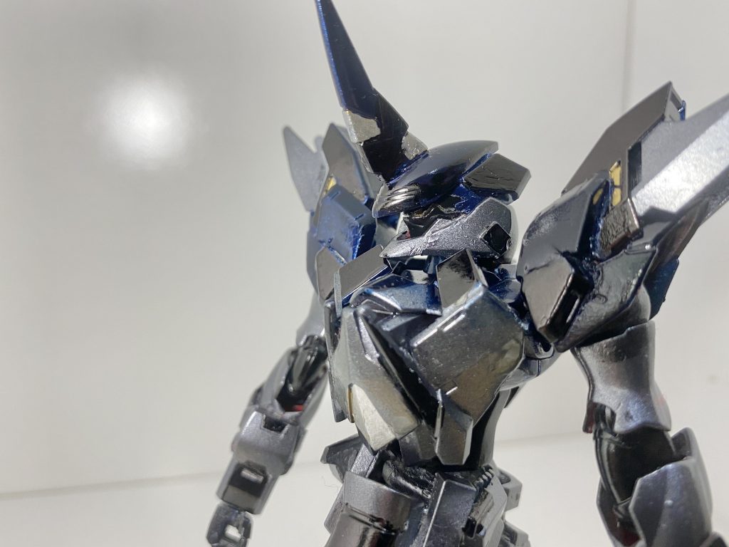 近くで見ると、塗装のムラが目立つ……かも。