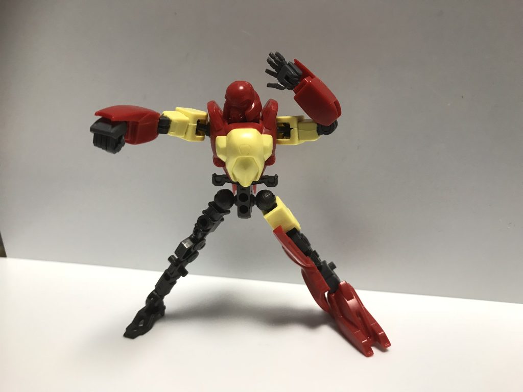 可動テストの写真手首は市販のパーツに変更してます股関節と膝関節はGフレームを移植してますが足首だけ別パーツを移植してます。