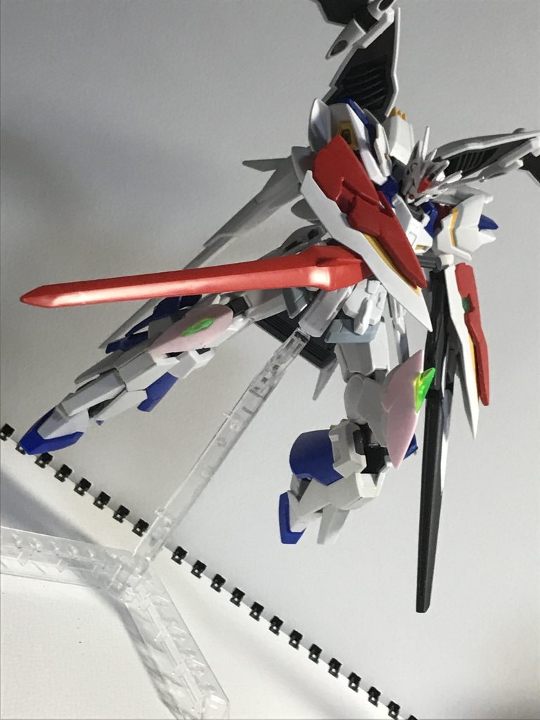 ゼイドラのソードを手持ち武器に実体剣なのでGNフィールドやガンダムフレームにも通用しますただのゴリ押し武装