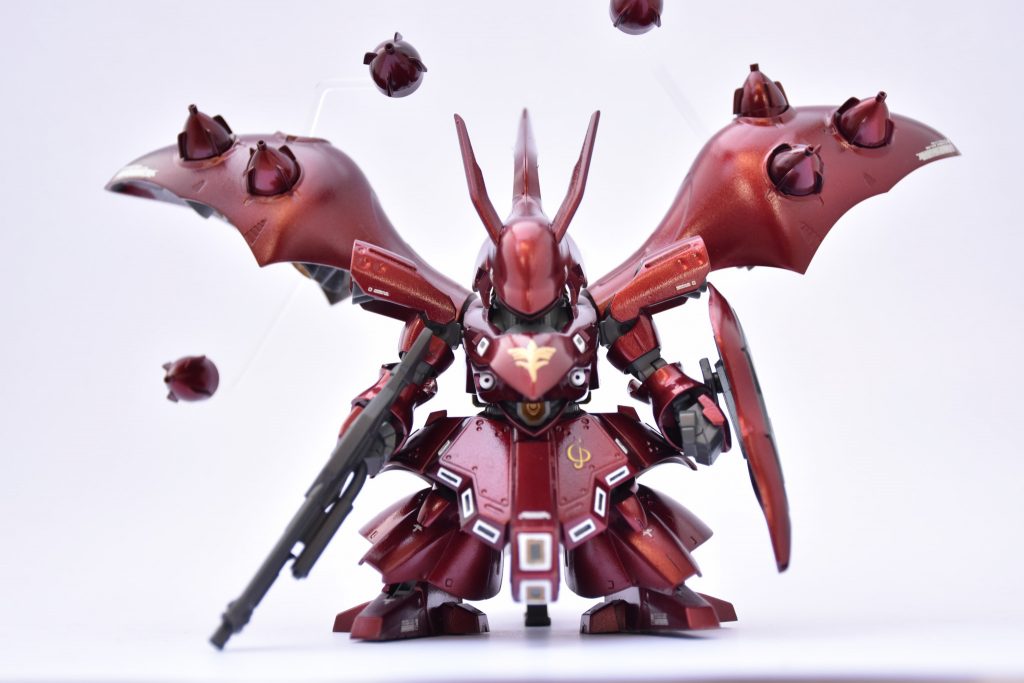 ファンネルを飛ばすのに3mmの軟プラ棒を使用しています。