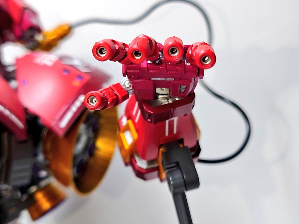 銃口部はマスキングが困難だと思ったので筆塗りで仕上げました。