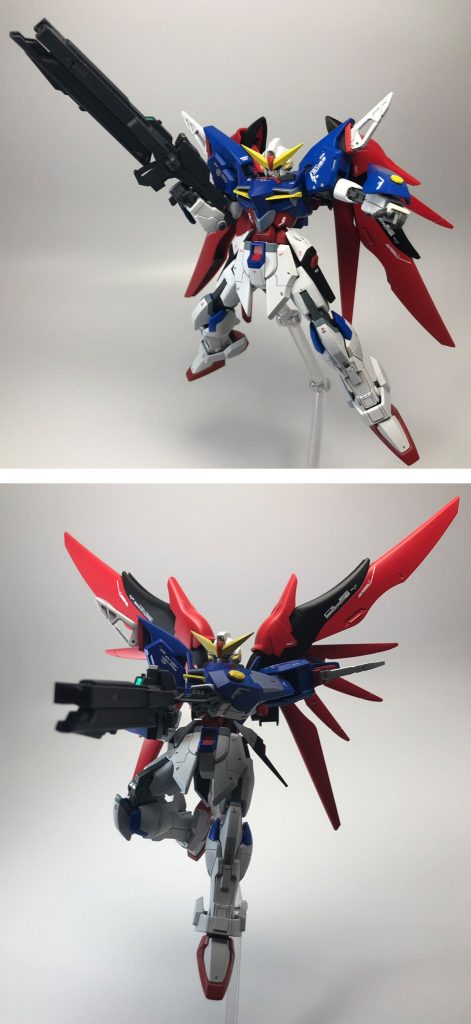 <武装2>ハイブリット長射程ビームライフル背部ウエポンラックをすべて対艦刀に変更したことで、銃撃性能が低下してしまうことを防ぐために新規追加した武器です。デスティニーの長射程ビーム砲を手持ち武器として再構築したものになります。先端には銃口が2つあり、通常ビームライフルと長射程ビーム砲を撃ち分けできる設定です。リアアーマーにマウントすることもできます。(前掲のバックビュー参照)かなり大きめのライフルなので、マッシブな本機体においても十分な迫力があります。