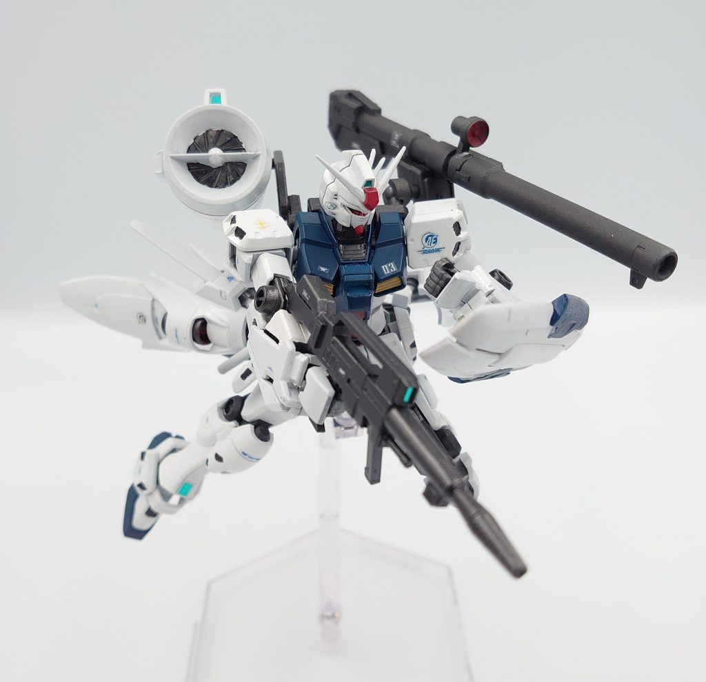 射撃ポーズです。フォールディングバズーカはキャノン化して持たなくても撃てる様にしています