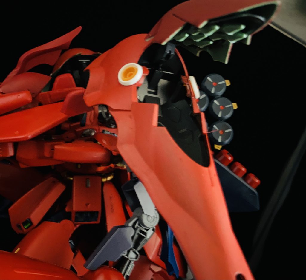 バインダーはクシャトリアリペアードのもので、ファンネルミサイルをぶっ放す！