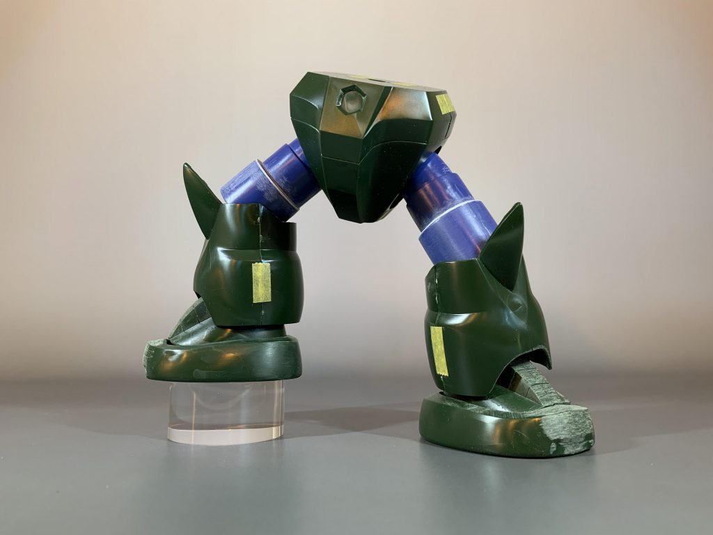 太ももにネオジム磁石を仕込んで回転軸を設けました。