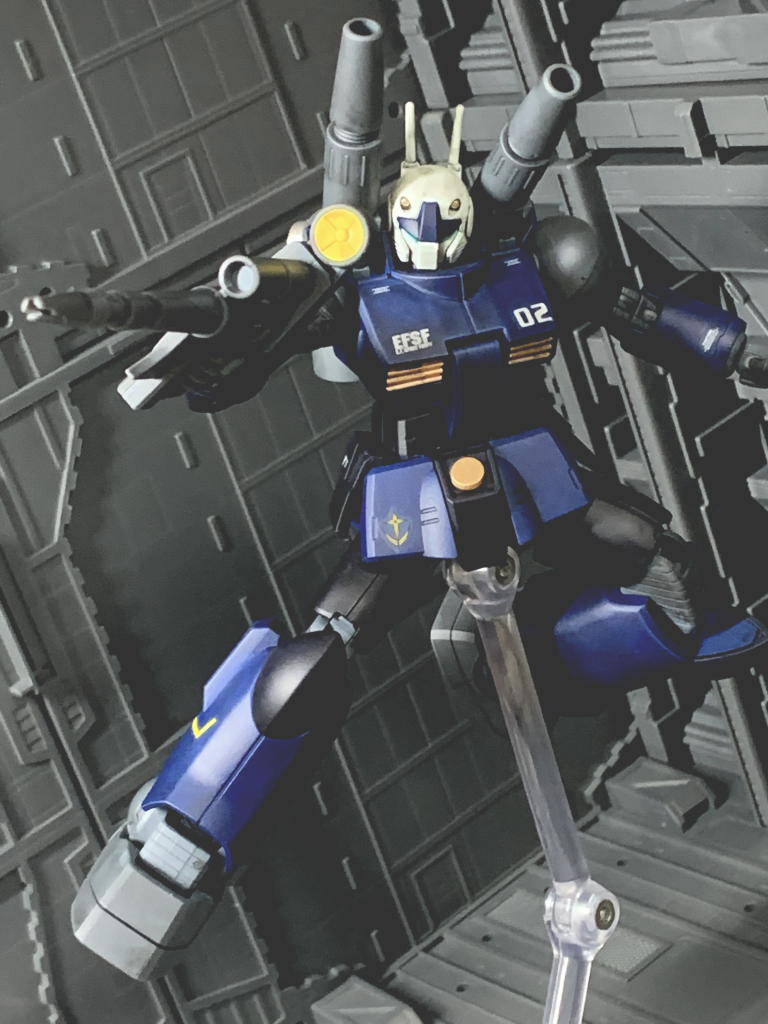 一応この機体の色が赤から青に変更された理由として、母艦の艦長が過去に真紅の稲妻ジョニー・ライデンに大敗を喫しており、赤色を毛嫌いしているためという妄想設定をしています。ジムキャノンも同じ理由で青色ベースです（後付け）。