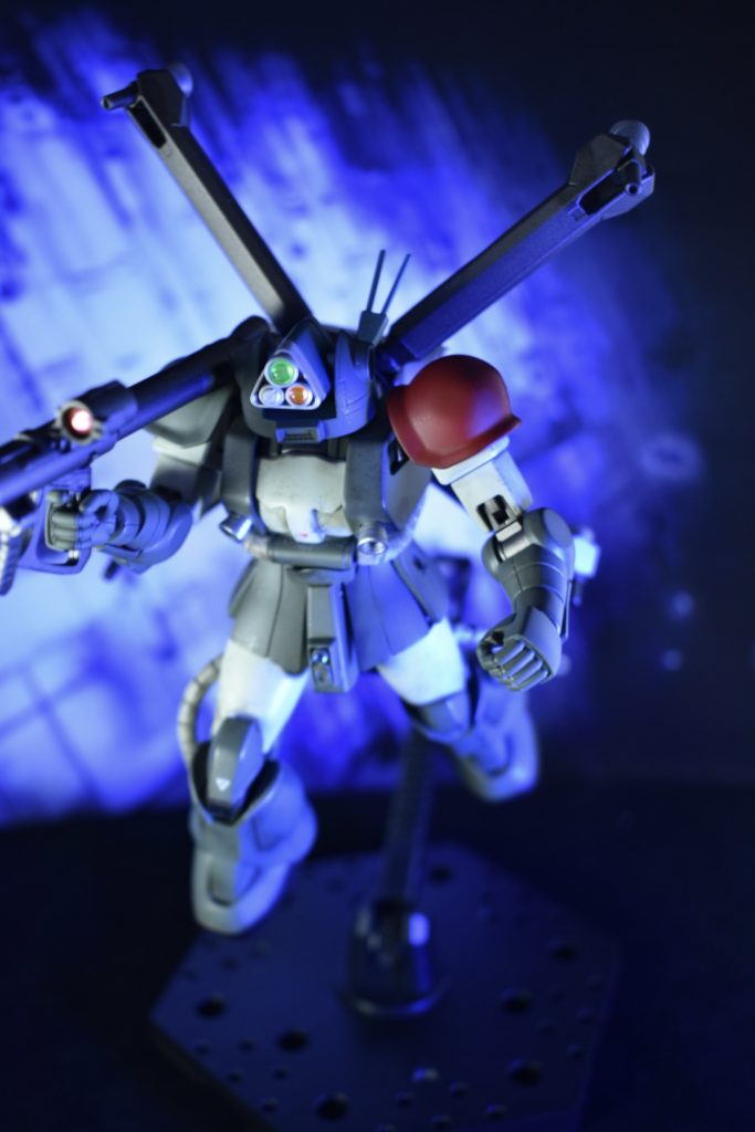 換装② 宇宙空間戦闘用追加スラスターラウンドムー……スラスターである。