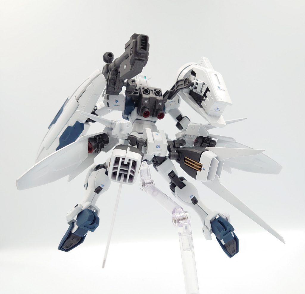 背面です。テールバインダーは展開するとシルエットを大きく見せられますAFとは英語で「造花(Artificial Flower)」から名前を取ってきています