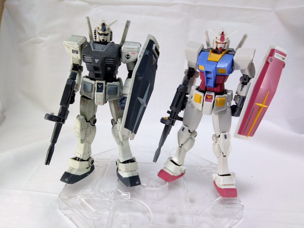 BEYOND GLOBALと比較。こうやって比較するとすごい体系してる…。ガンダムの皮かぶった別のスーパーロボットな感じする(゜-゜)