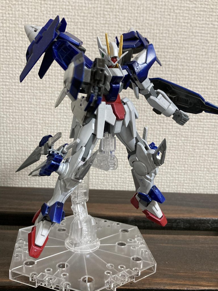 GNソードを折りたたんでライフルモードへ唯一の射撃武器銃口はピンバイスで穴開けしました