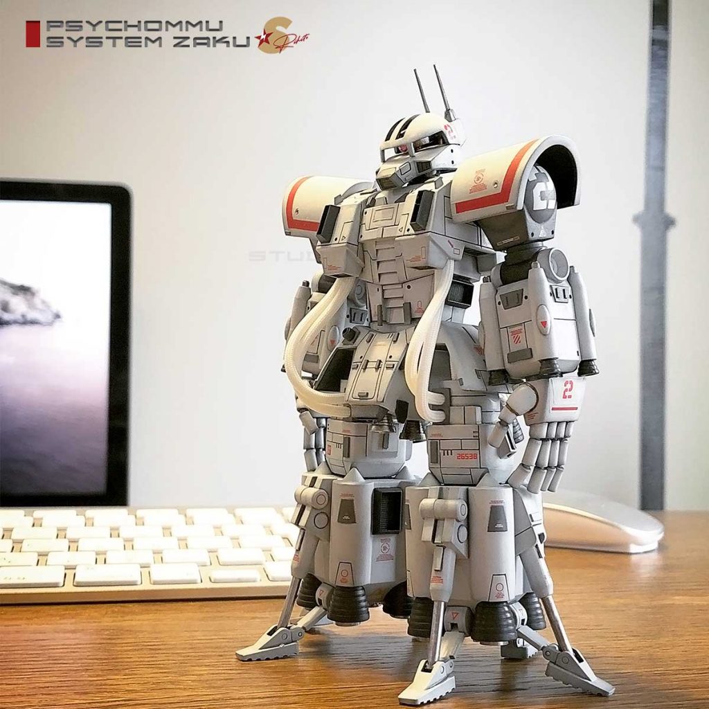 基本工作を一通り施し、頭部のチョップ、ウエストと足のストレッチで全体プロポーションを修正。ハンドはセミスクラッチ。動力パイプをキーデザインに取り入れました。縁ギリギリまでメインカラーを強調したぼかし塗装を全体に施しています。制作当時としてはこれで頑張った方です。