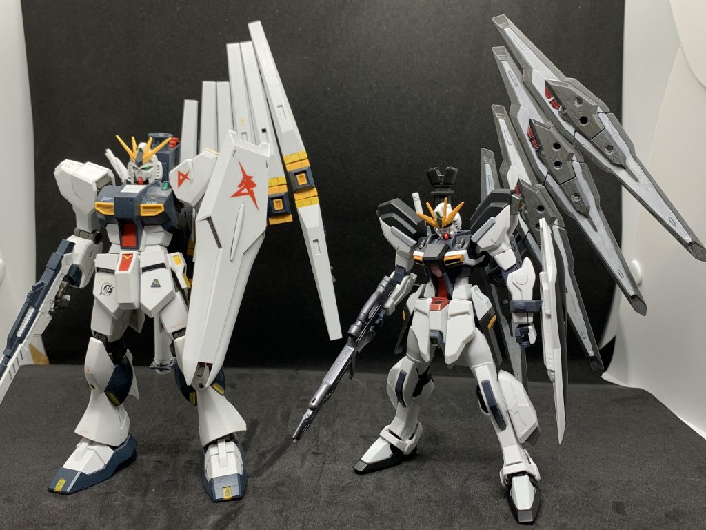 最後にνガンダムくんと比較、νガンダムカラーにすればどんな機体もカッコよく見えるトリビア。見てくれてありがとうございました。かっこいいと思っていただければ嬉しいです。