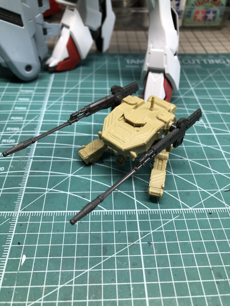 素組。上面ディティールはさすがMGでした、が