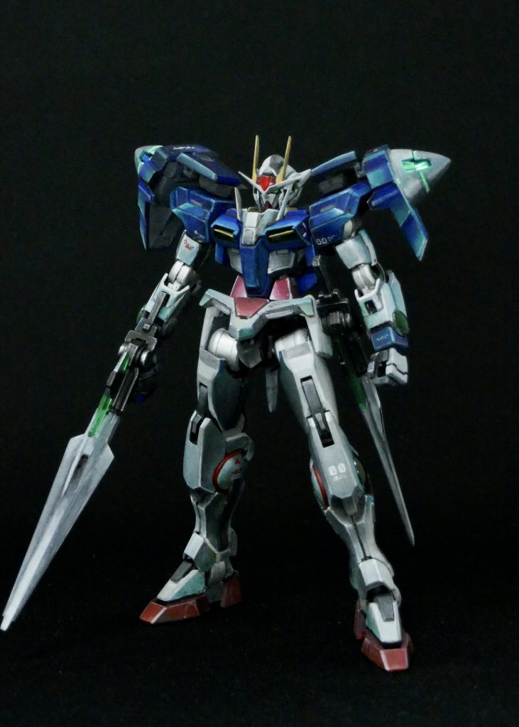 まずはダブルオーガンダム形態、全体にエメラルドグリーンのような色合いが映り込むように塗装