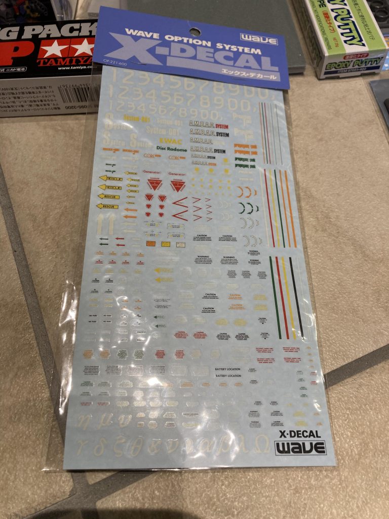 その波佐本氏がプロデュースしたウェーブのXデカール。1993年製。すぐにボロボロになってしまうのでデカール保護剤でコートして使いました。