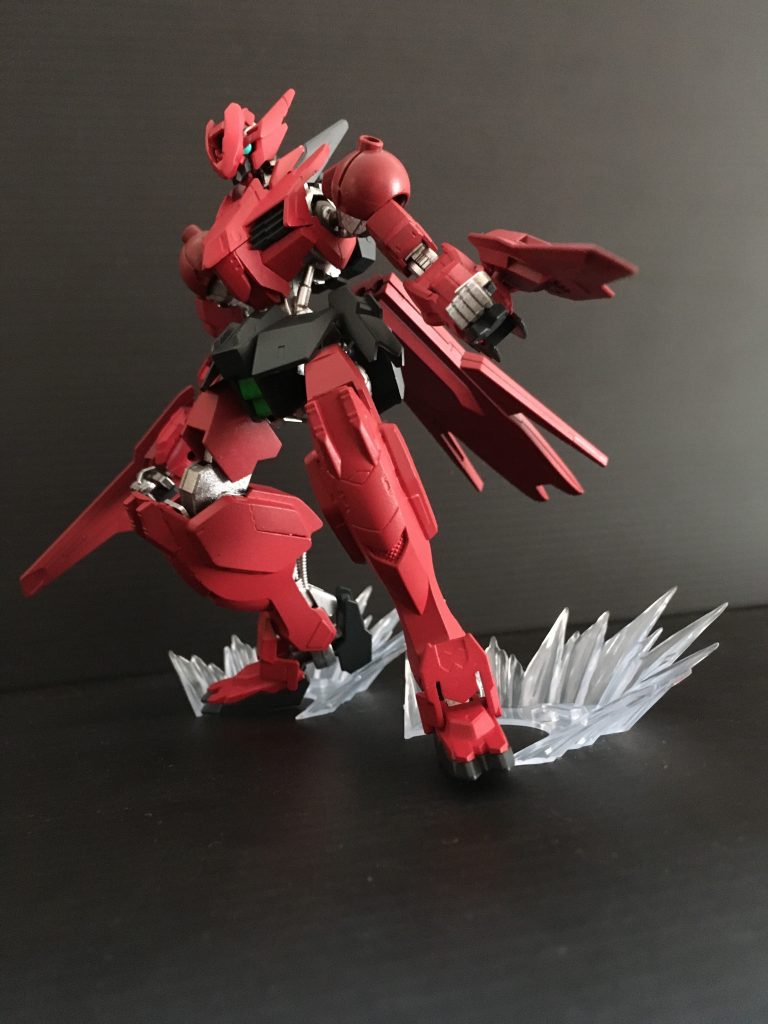 武装:超振動大剣バスターウイング音響兵器ソニックテイル