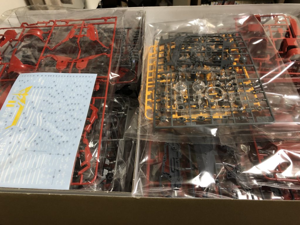 このボリュームのキットは初めてでした。初めは箱開けて絶望感しかありませんでした(笑