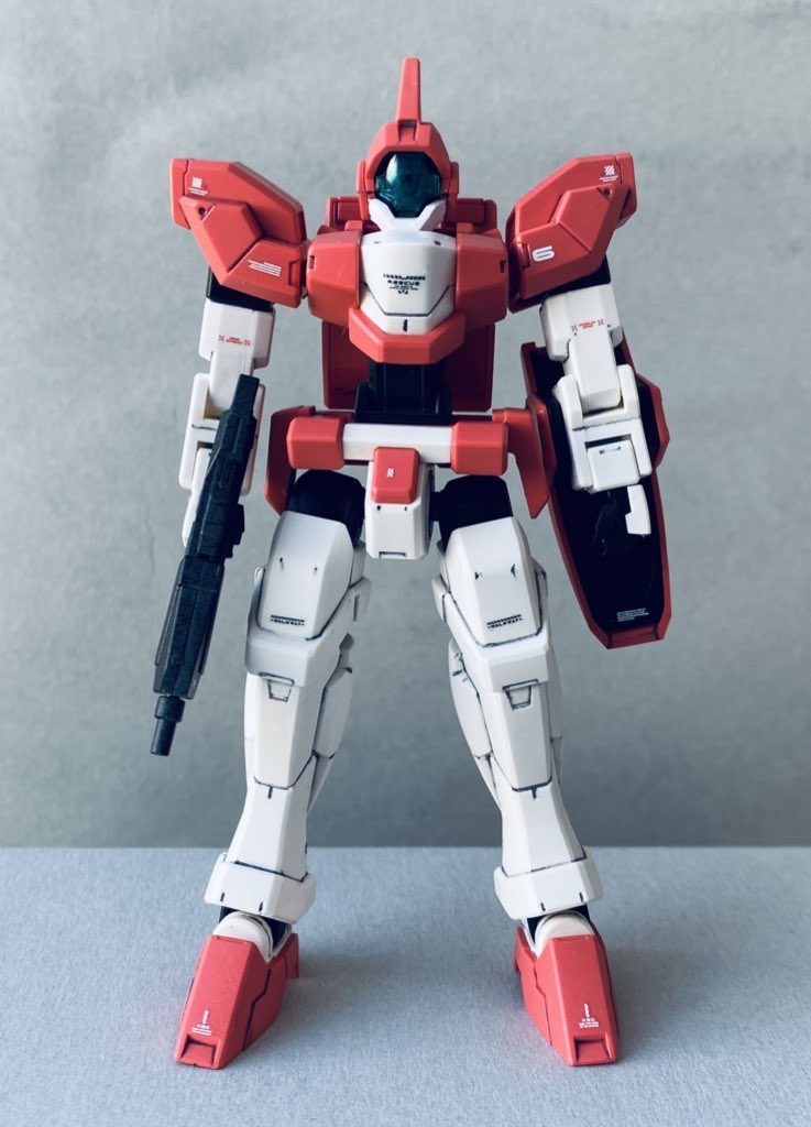 デカールは基本前回のオブライトさん準拠ですが、一部変更してシンプルに仕上げています。