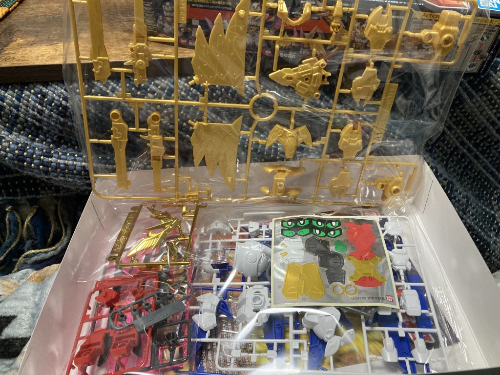 おまけ箱を開けてパーツの少なさに驚いた記憶(笑)ぱぱっと組めて、それでもかっこよい素晴らしいキットでした✨✨✨