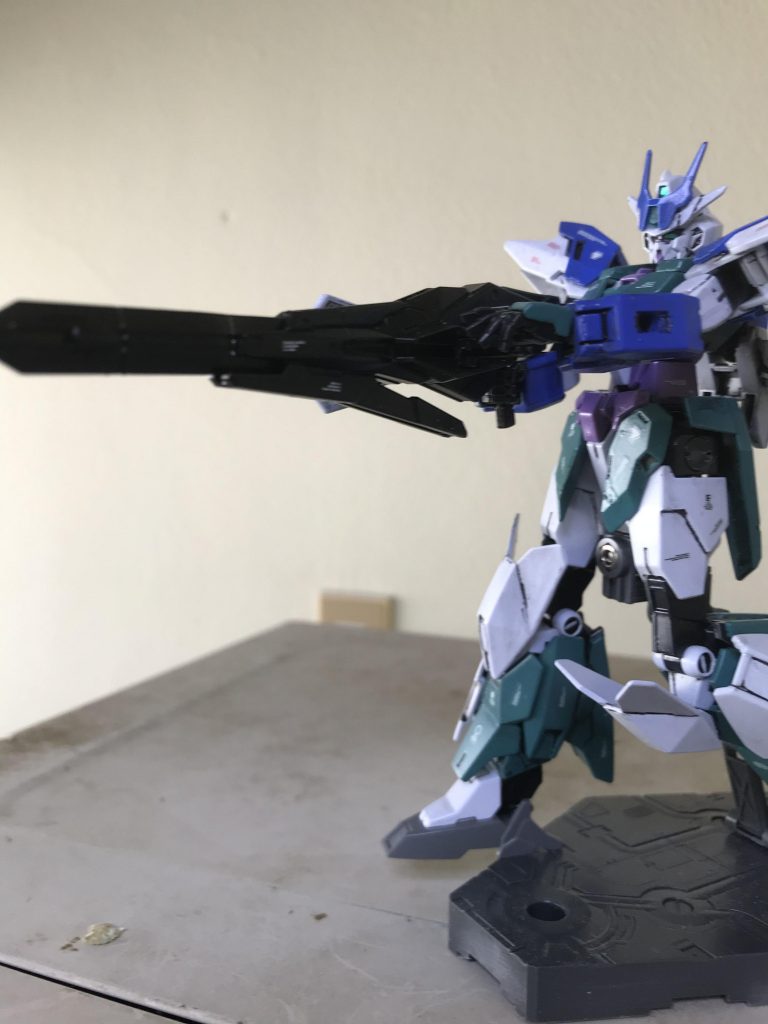 スナイパーライフルモードに 切り替えて 敵の戦艦に 撃つ ガンダム!