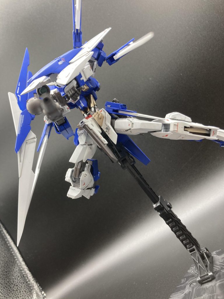 狙い撃つ!脚部のシリンダーかっこよくないですか!?笑