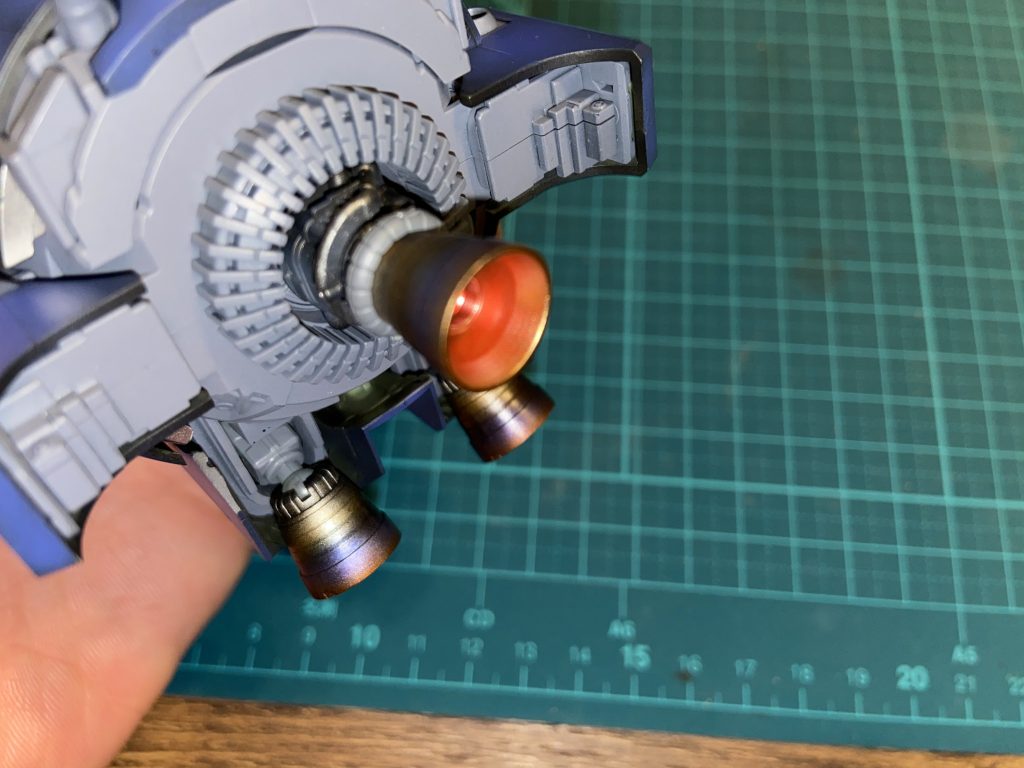 スラスターはこんな感じにしました。