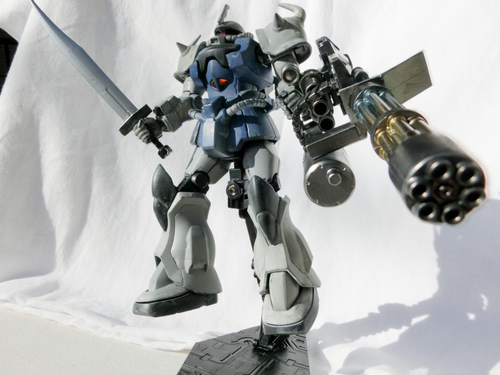 ガトリングシールドが重くてバランスが悪く、立たせるのが難しいのでアクションベースが重宝します。