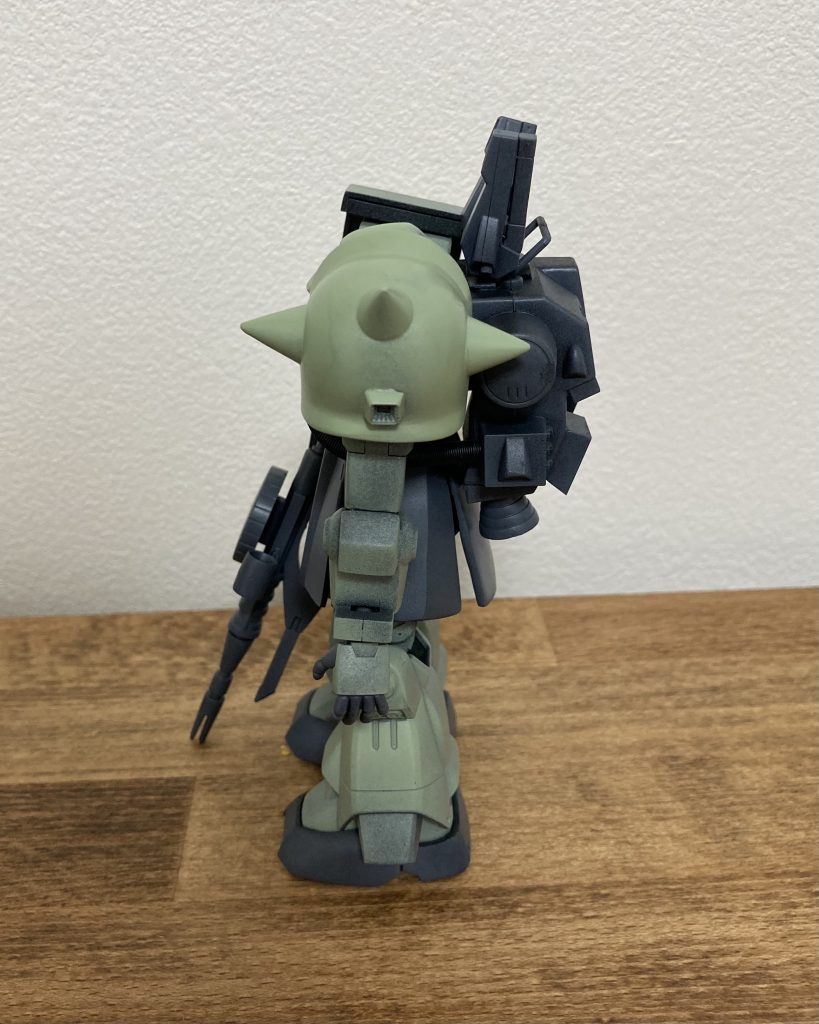 横からだと顔が全く見えないですね。