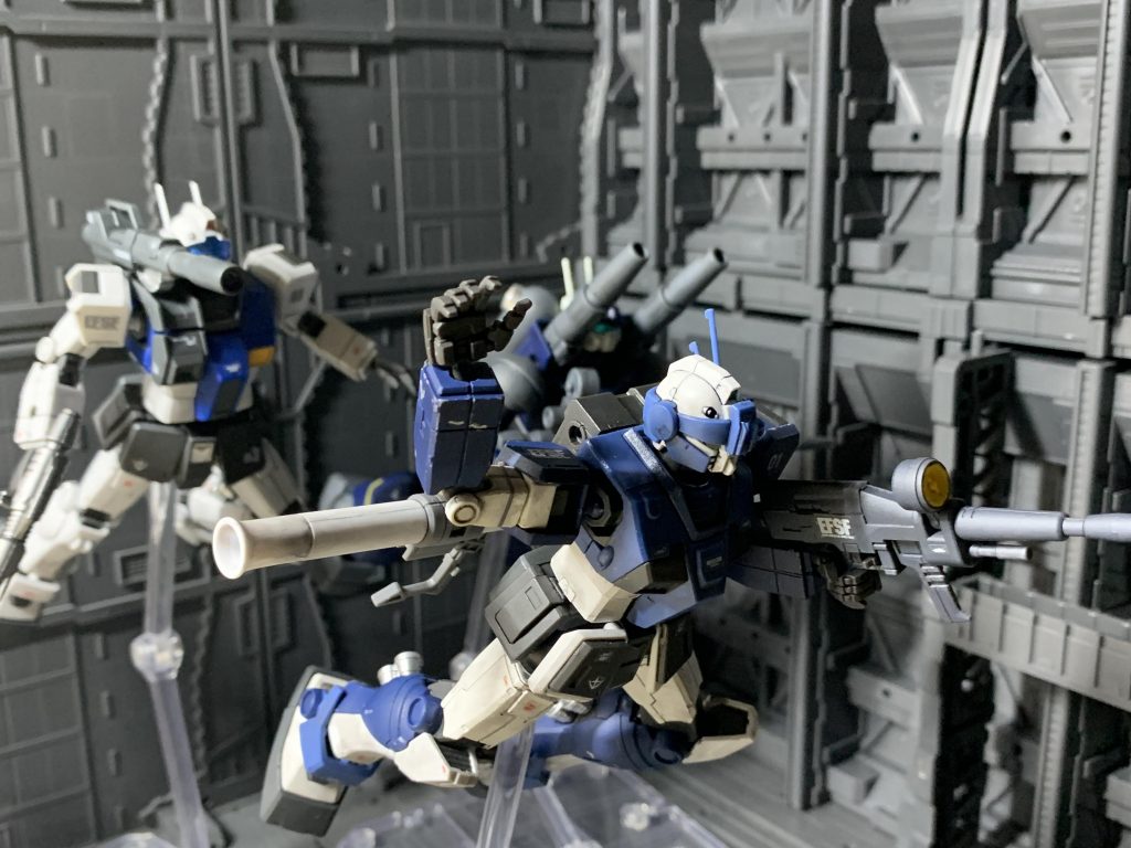 「よし、各機前進！まずは正面の敵機を叩く！」