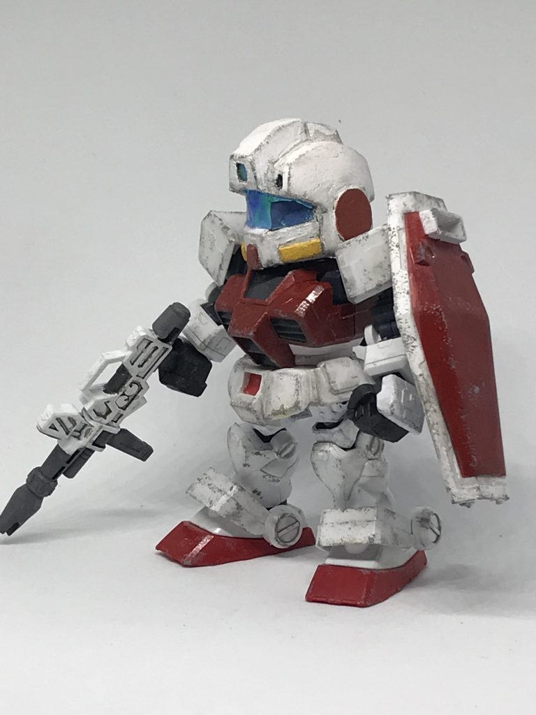 頭はジムから、体はガンダムを使って作りました。