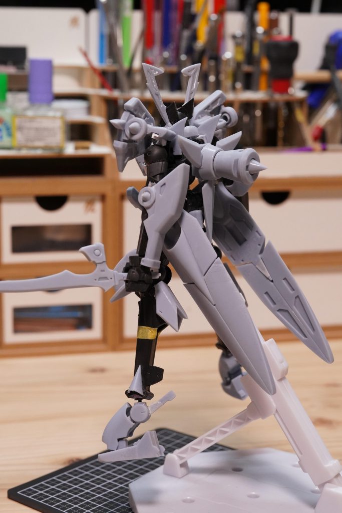 まぁ形状が出来れば、あとは普通の模型製作と同じです。ただし出力物は粗いのでかなり削らないといけません。