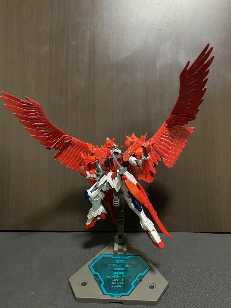 GBNといえば必殺技!ということで本機の必殺技がアーマーパージによる最大出力形態「サンバーストモード」になります。FF仕様にした際にアーマーパージは不安定性からオミットしたのですが、ダイバーズを履修してから「ゲーム内ならその試合限りで戻るじゃん!」となり原点回帰してきました。…エフェクトドカ盛しましたがさすがにデカすぎる