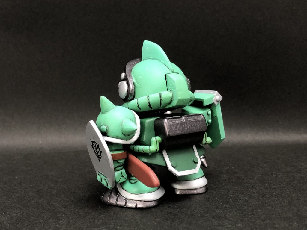 年明けすぐに届いたSDガンダム外伝メモリアルブックを見て、さらにGジェネのザクが手に入ったので早速作りました。