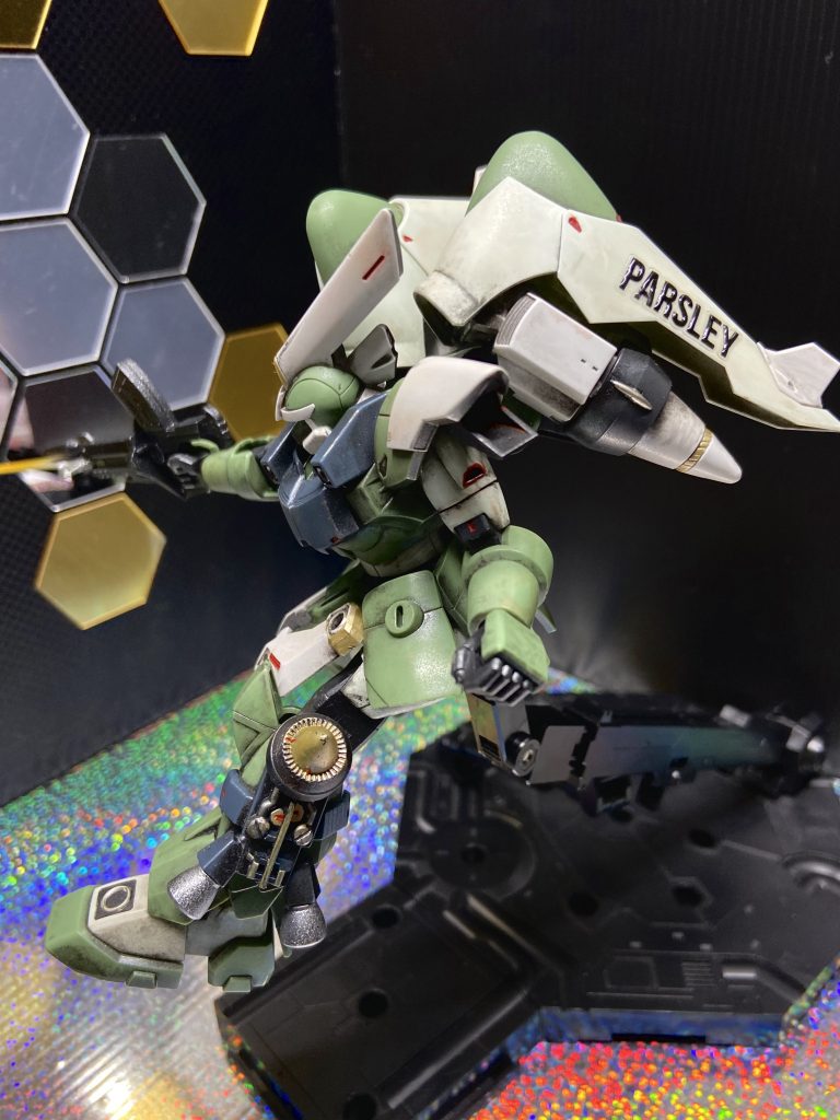 ZAFT軍・パセリ=オンパスタ少尉の専用機です。いつもの調味料マーキングも量産機になると人名に昇格です。笑