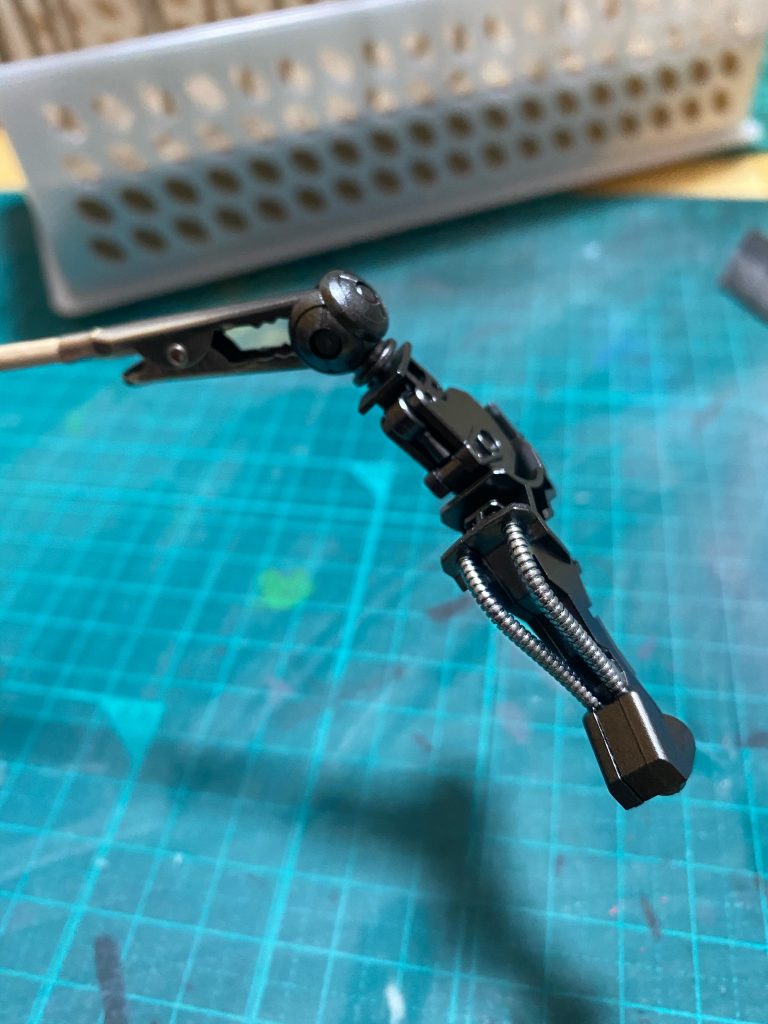 見えないですけど、フレームはスターブライトアイアンとスターブライトジュラルミンで塗り分けしてあります!