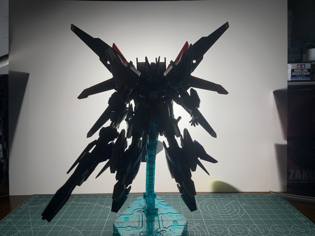 尺が余ったのでアピールショットと制作中のガンプラの写真を1枚ずつパチリとな。