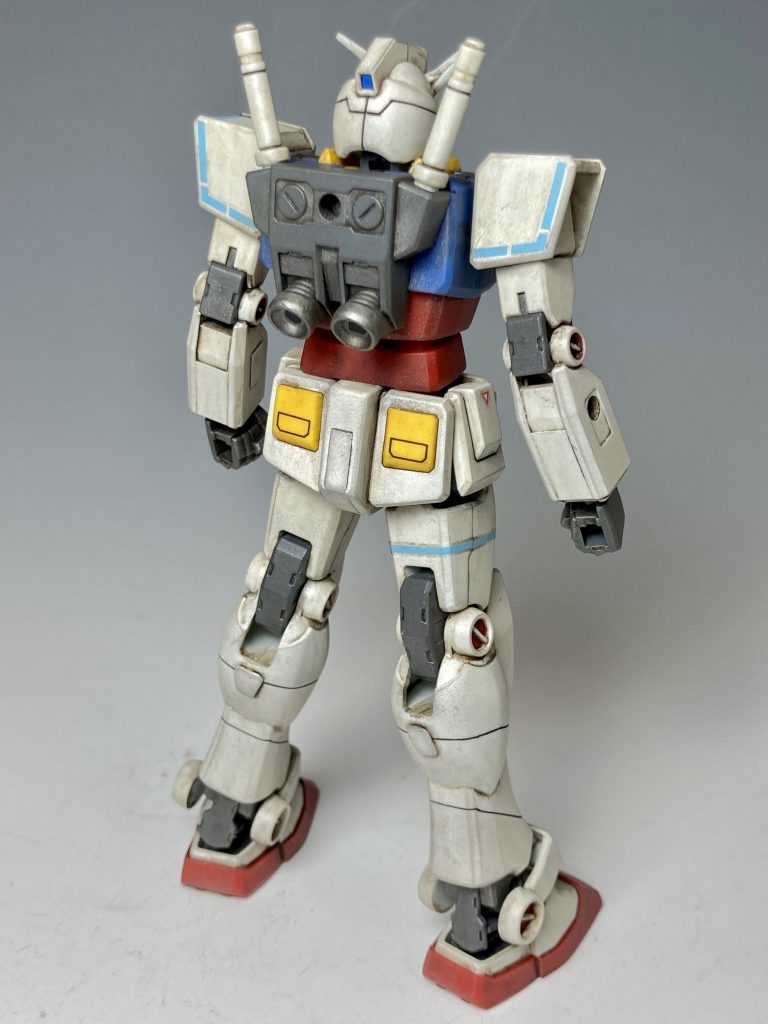 リアビューです。後頭部もスジボリを追加!関節のマルイチモールドは、なぜかあずき色指定なのでそれで。