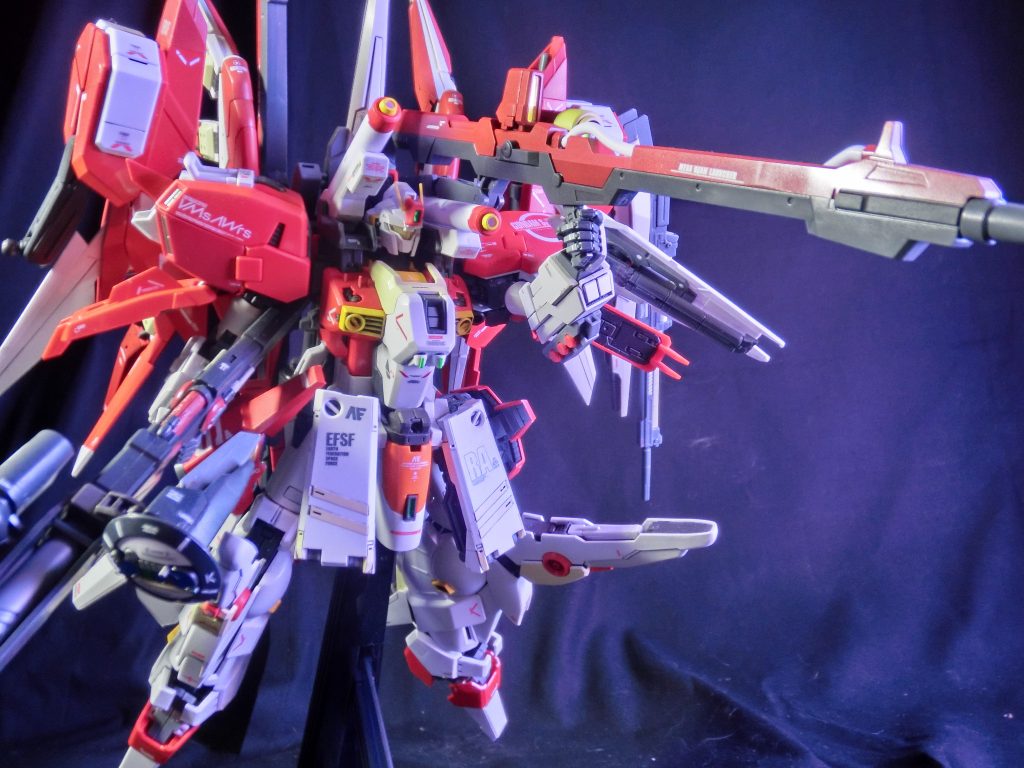 メガ・ビーム・ランチャー装備リゼルと同仕様のキャノンを背面に２門装備