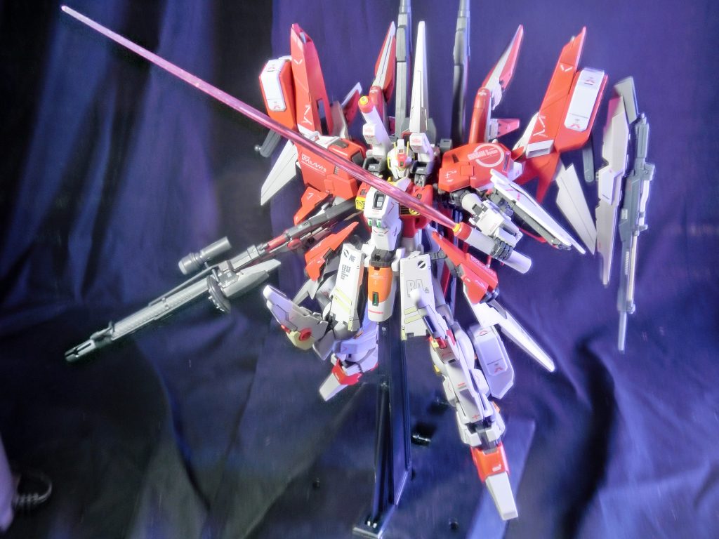 Ex-Sをリファインした機体多彩な武装を装備しているがパイロットだけでは扱いきれないことからAI「ALICE」のサポートにより自動迎撃と攻撃補助を行わせるをコンセプトに作成また本機はコアユニットでもあり、強襲用ユニットの装着もできる