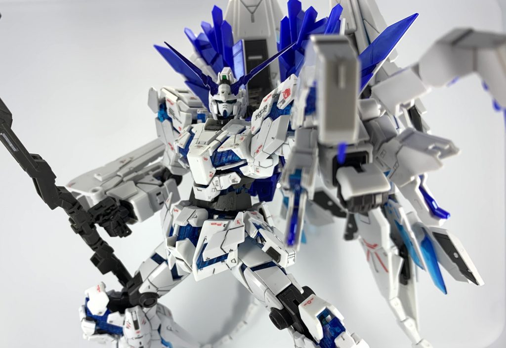 ポージングデカール貼りがとても大変でした。