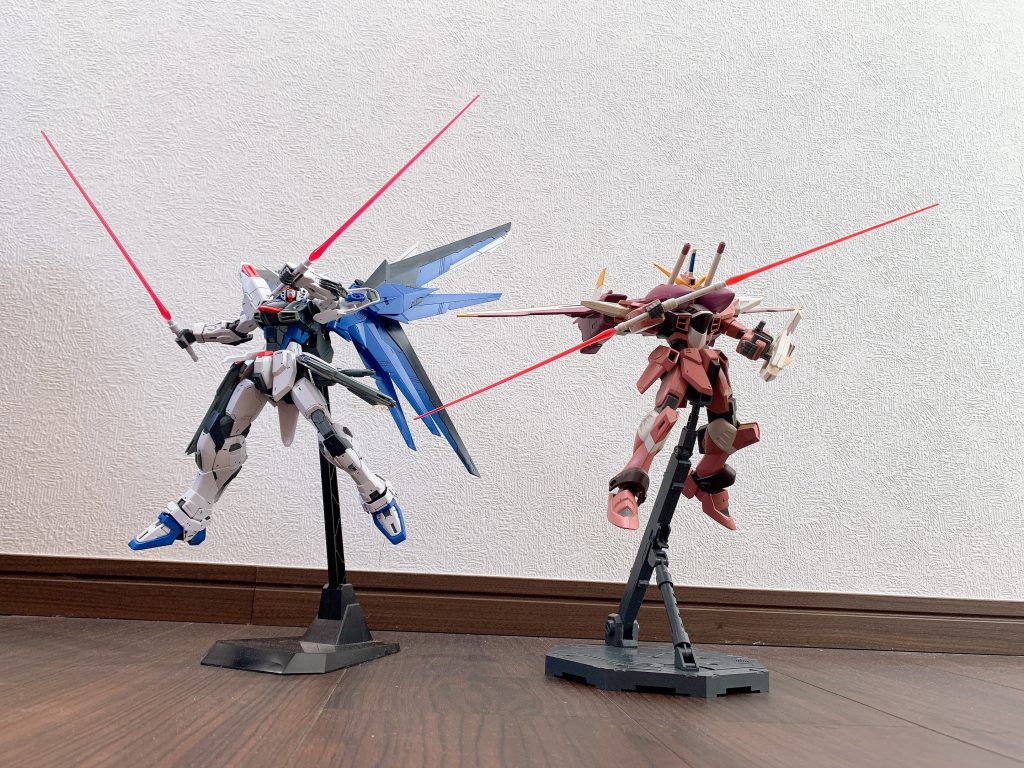 こうしてみると、MG ver2.0の造形やポジショニングは秀逸ですね!