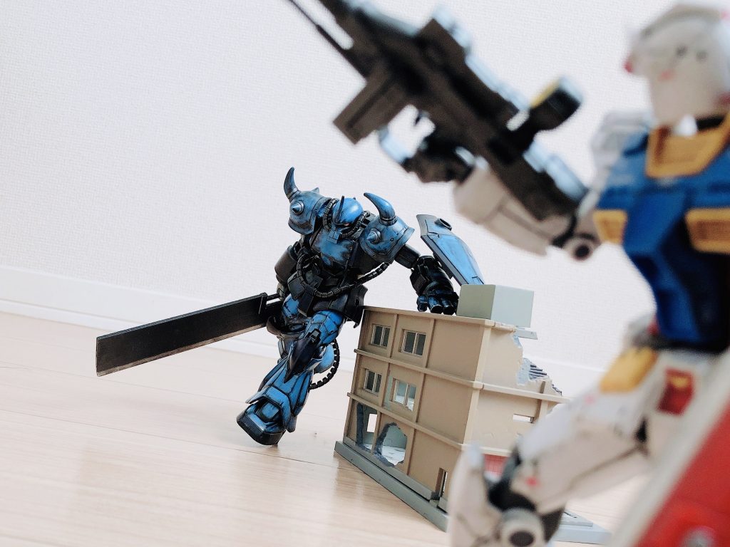 飛び出して来るグフのポージングは割とうまく行った気がします✨