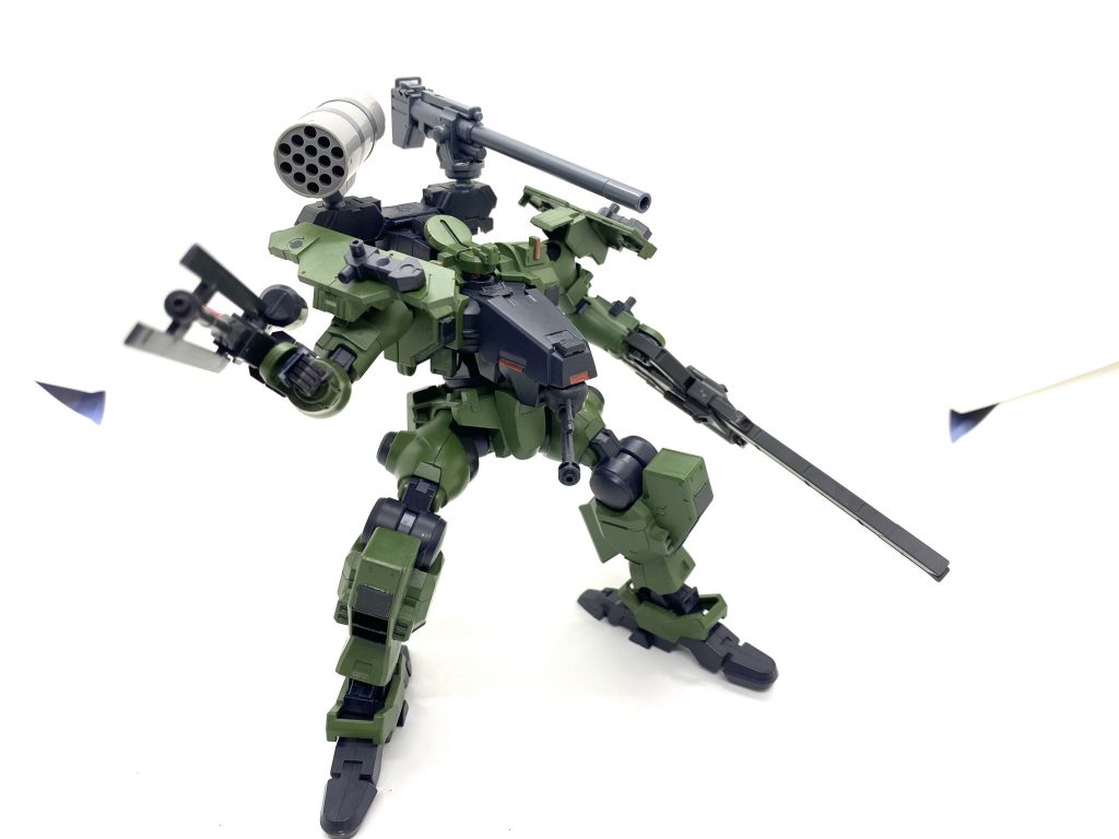 可動域も十分に確保し、様々なアクションが可能です。