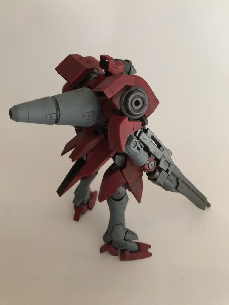 ジンクスⅢをベースとして、アヘッドの推進機関の技術を導入した他、背面の大型コーンスラスター内部に太陽炉を一基増設し、大幅な機動性の強化を行っている。